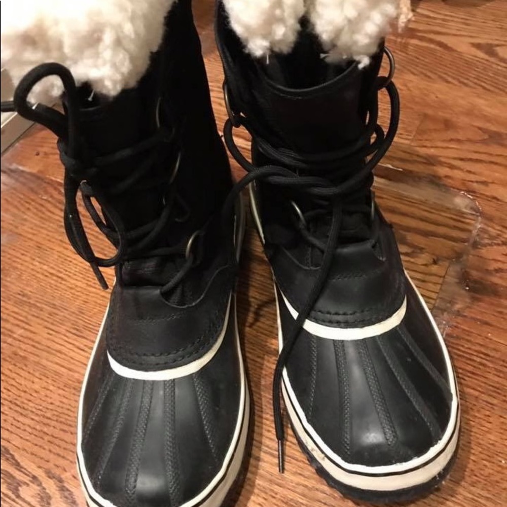 SOREL boots Size 11. Worn once.